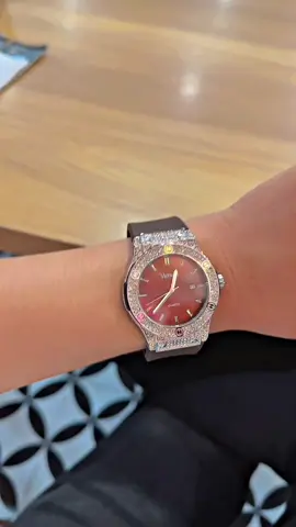 Đồng hồ đã đẹp dây còn lại thơm mang đi chơi cf nhìn sang lắm nha 🛍️🥰#dongho #donghonam #donghovarseti #thoitrangnam #chaypho 