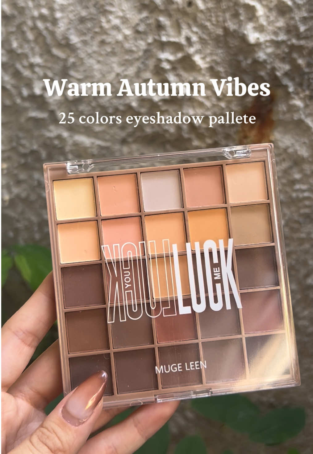 Bestie baru ciwiks” Indonesia nih karna warnanya warm cocok banget di kulit sawo matang🤩 #mugeleen #eyeshadowpallete #makeupmurah #affordablemakeup #BeautyTok 