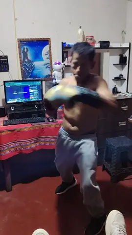 En entrenamiento para la velada xd es HC manito 