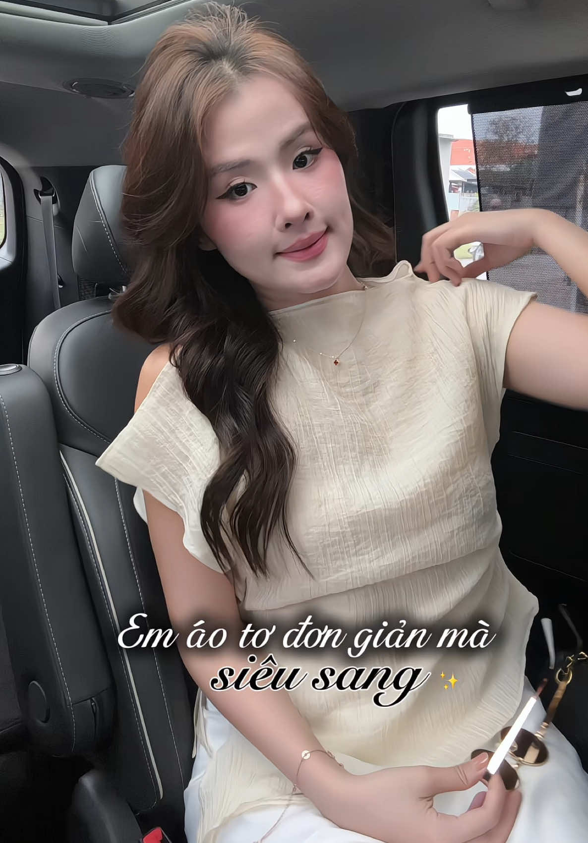 Đã thêm 1 em áo xink sang vào tủ đồ Tết ✨🍂 #aoxinh #tet2026 #phoidoxinh #outfit #laboutique 