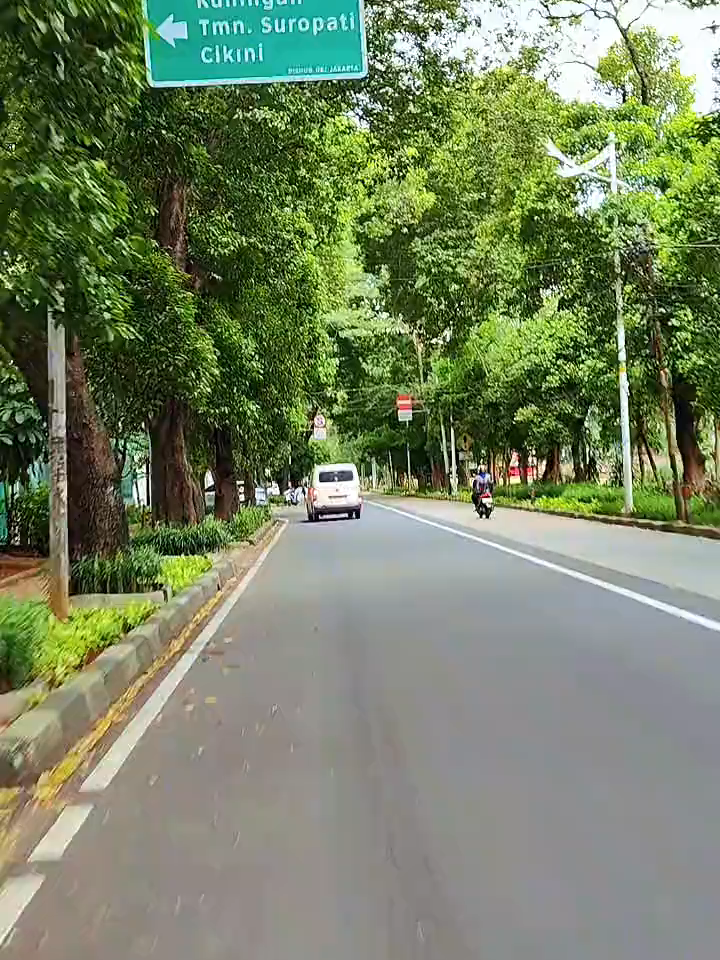 ambil aja free footege koq .. silahkan jangan sungkan  selamat menikmati view nya .. vibes arah mesjid agung Sunda kelapa  #viral #fyp #estetik #trending #tiktoktravel #JalanJalan