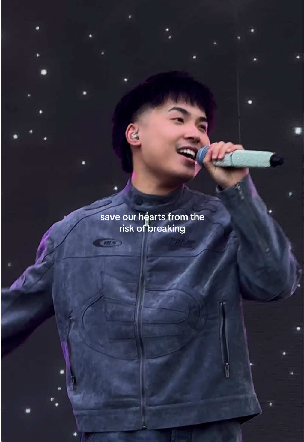 only 1 more show left on this leg of the constellations tour… SYDNEY SEE YOU THIS WEEK 😭 what city should i add?