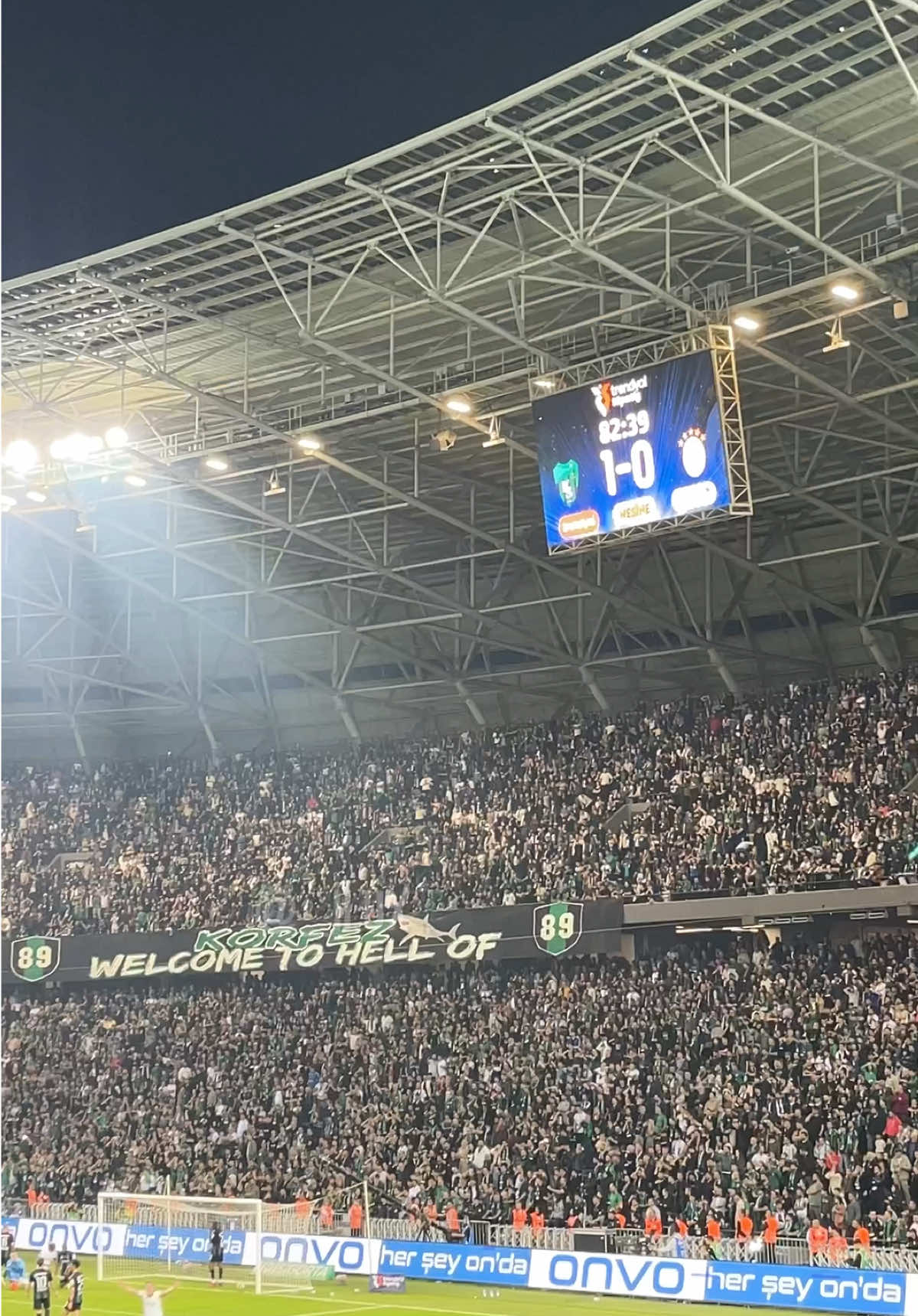 في اقوى من هاذا البرنامج 🤯😂#fyp #footbal #explore #realmadrid #ronaldo 