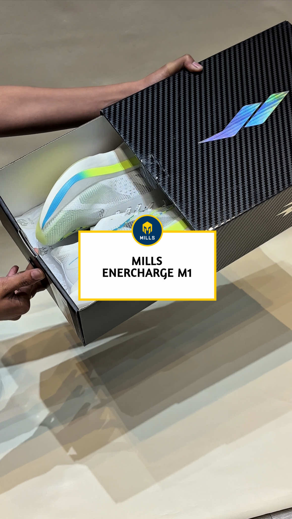 Strive to outperform your record — 𝐄𝐧𝐞𝐫𝐜𝐡𝐚𝐫𝐠𝐞 𝐌𝟏 White/Ocean.Blue/Neon.Lime . 🔋⚡️ Dapatkan Enercharge M1 White/Ocean.Blue/Neon.Lime sekarang yang sudah tersedia di MILLS. 🛒 #mills #millssport #millssportid #sepatulari #enerchargem1 