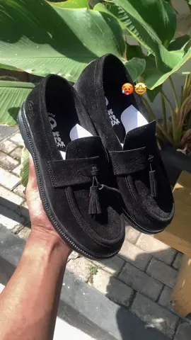 gila secakep ini lovers suede hitam🤩  #fyp #fouryou #fyppppppppppppppppppppppp #sepatu #lovers 
