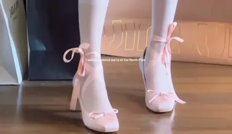 #pinkchristmas #christmas #arianagrande #targetaudience #fyp 