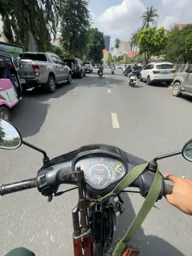 រោករាកណាស់ដើមខែវិច្ឆិកានេះ😂ពីណាខ្លះរោករាកដូចខ្ញុំខ្លះTiM PL👮‍♂️😁យើងកុងក្រមកលេងទៀត😆