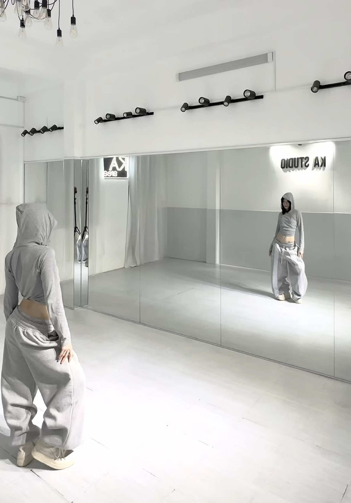 Shut down🖤#dance #xuhuong #fyp 