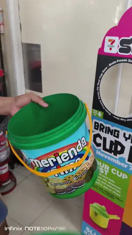 we try slurpee at 7/1 1 for 99 pesos 🤣🤣 #bringyourowncupday  #711ph #slurpee #slurpee7elevenday 