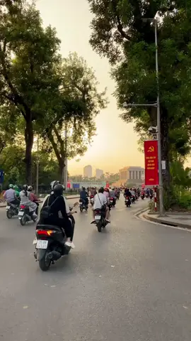 Lúc đói thì thấy bánh mỳ là quý, no rồi lại thấy hoa hồng thơm. Thế gian này, vốn dĩ chẳng có thứ gì là “quan trọng nhất” chỉ có thứ “đang cần nhất” mà thôi…#1995🏳‍🌈 