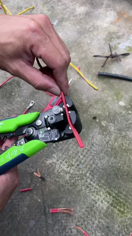 Kìm tuốt dây đa năng #huuhoaithodien #thodiennuoc #thodien #kimtuotdaydien #kimcatdiendanang 