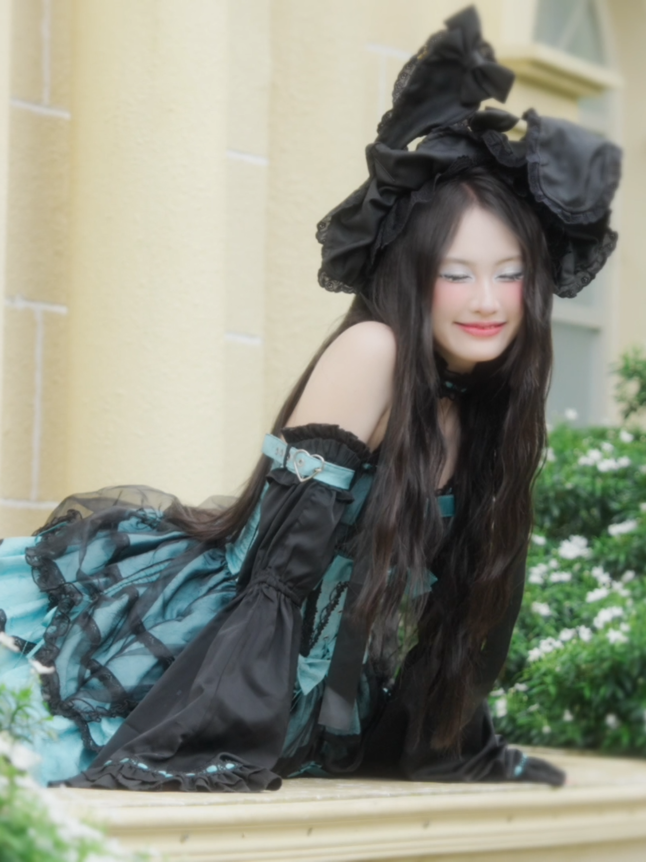 WEEKLY QUEEN OF V-WORLD019 Giông bão chỉ là phút giây thử lòng đất trời.  Em sẽ trở về vào một ngày nắng vàng mật rót, khi hạt mưa cuối cùng đã tan vào hư vô. Mang theo lời hứa về một khởi đầu an yên. @mkbae.019 🦀🦀🦀 #vworld019 #newworldofficial #moki #queenscompetition #viral 