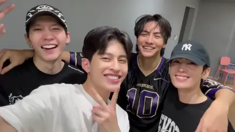 စတာပါ😁 @Santa @ppnaravitt @chenjoong @aou_tnbknr  #joongarchen #aouthanaboon #ppnaravit #santapp #jasper 