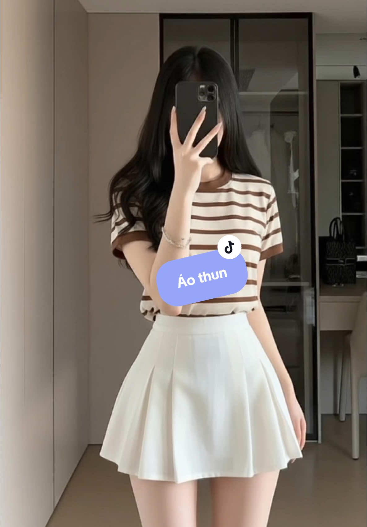 Áo thun kẻ ngang basic nhưng không bao giờ lỗi mốt là đây. Chất thun co giãn mềm mịn nhiều màu cho mí Bà lựa chọn nha #phoido #myoutfit #doxinhmoingay #aothunnu #aothudong 