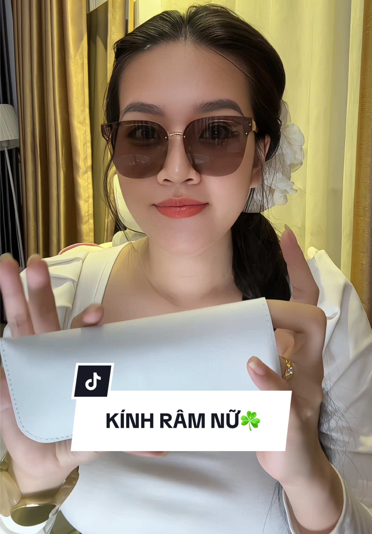 Kính râm nữ sang chảnh 