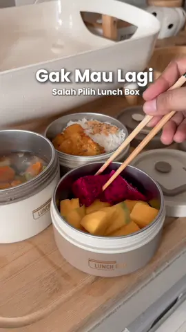 Gak mau lagi salah pilih lunch box, karena pengalaman sebelumnya pakai lunch box sekat 3 ehh pas mau dmakan makanannya kecampur aduk jadi satu.. Aq beralih ke lunch box kayak rantang kecil gini, yukk samaan  #lunchbox #kotakbekal #kotakbekalmurah #lunchboxideas #kotakmakan 