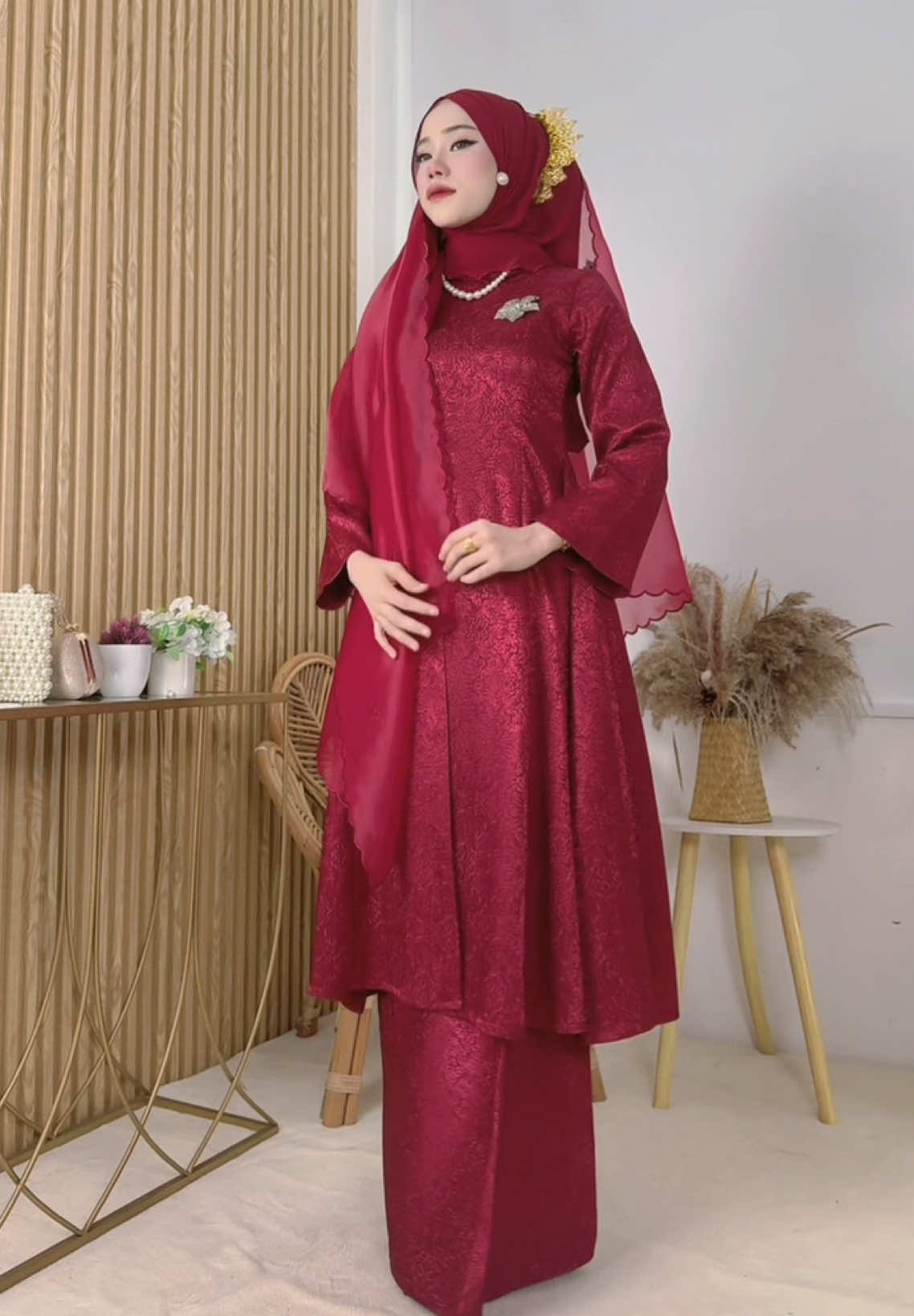 Dah ready ni nak jadi jamilah paling cantik dengan pakai collection baru kita, Jamilah Kebaya! 😍 Jom sama2 jadi jamilah yg cantik..Esok selasa 11/11 pukul 8 pagi kita release ✨ #irisrafaelhq #kurungriau #kurungsulam #raya2026 