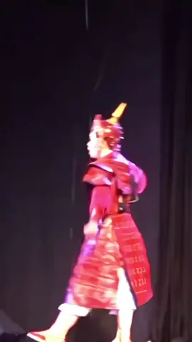 Giờ xem lại mấy clip em hát hồi nhỏ cũng hay ghê vũ đạo đẹp xuất sắc 👏💯 Trích đoạn : Nam Quốc Sơn Hà : Cre : Ngọc Hà  #nstrongnhan -#cailuonghoquang