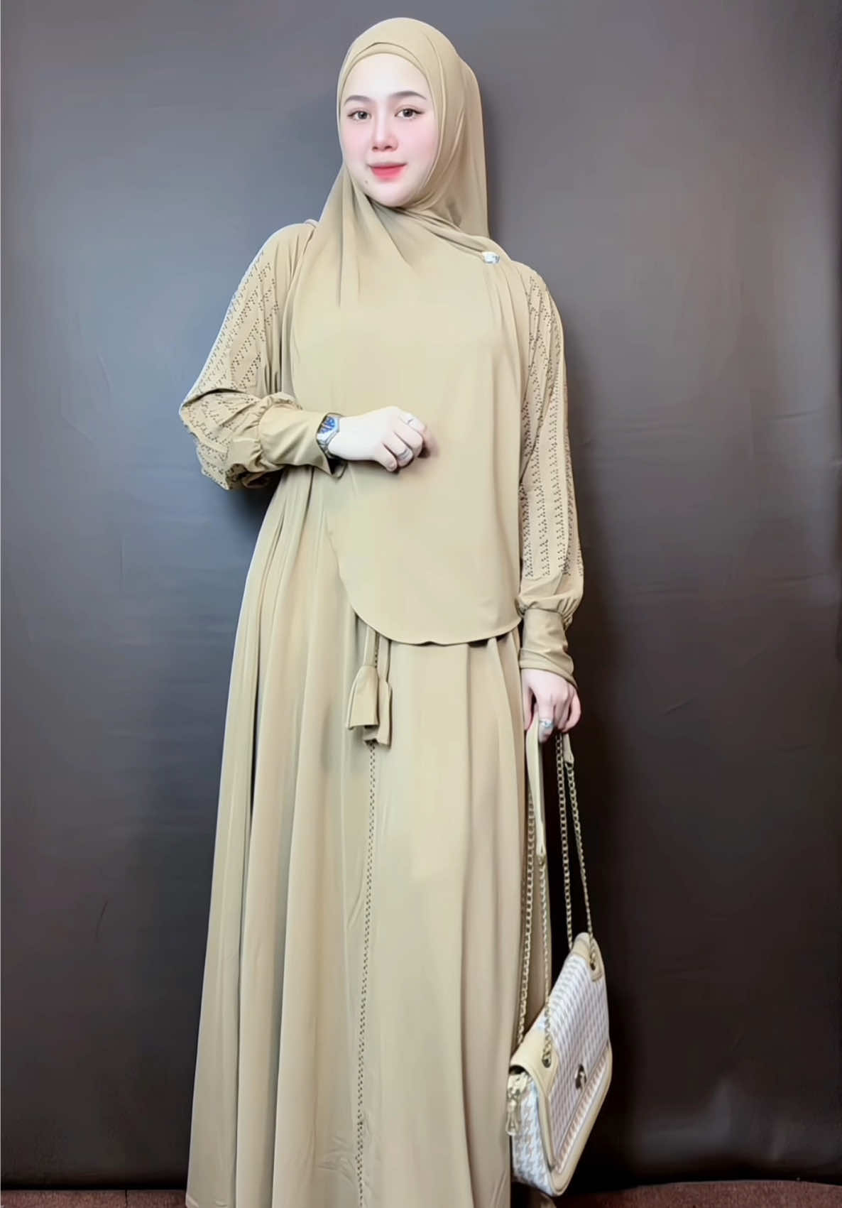 #abaya #abayalebaran #abayasethijab #gamislebaran #gamisset 