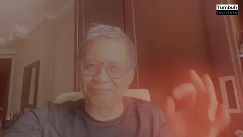 Kepahlawanan tidak ditentukan oleh gelar atau keputusan politik. Ia lahir dari perenungan moral yang dalam. Dari kesadaran untuk berbuat bagi sesama. Demi kemanusiaan, kejujuran, dan pengabdian yang tulus. Tanpa menuntut imbalan apa pun. #HariPahlawan #PahlawanTanpaTandaJasa #Refleksi #Kemanusiaan #TumbuhInstitute