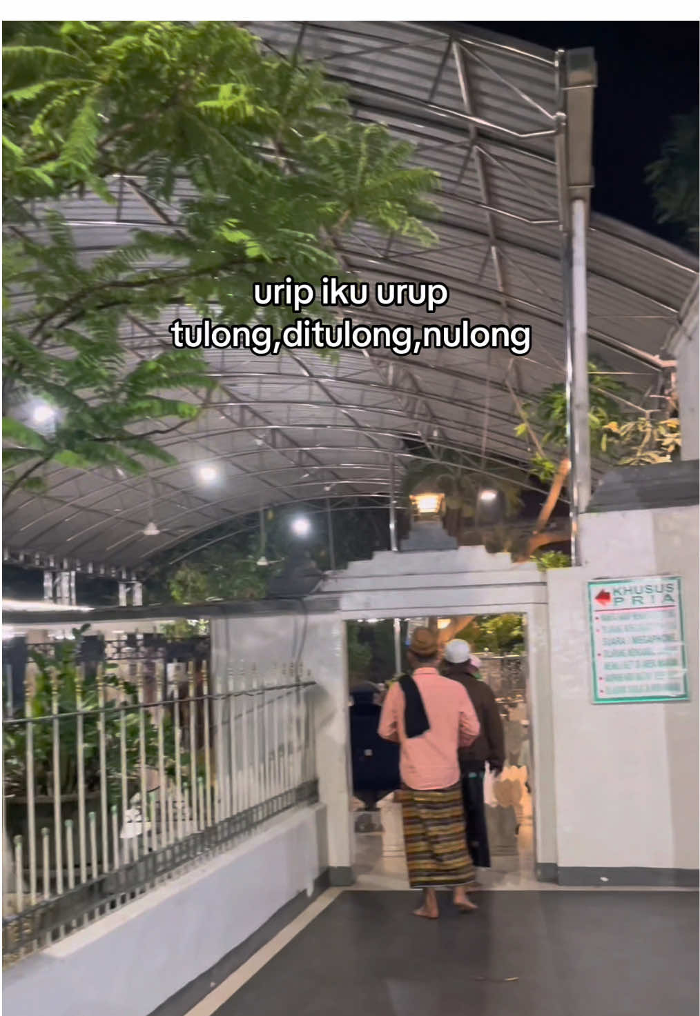 nek mari di tulong ojok mentung😌..#sunanampel #creatorsearchinsight #sunanampelsurabaya #ziarah #wisatareligi 