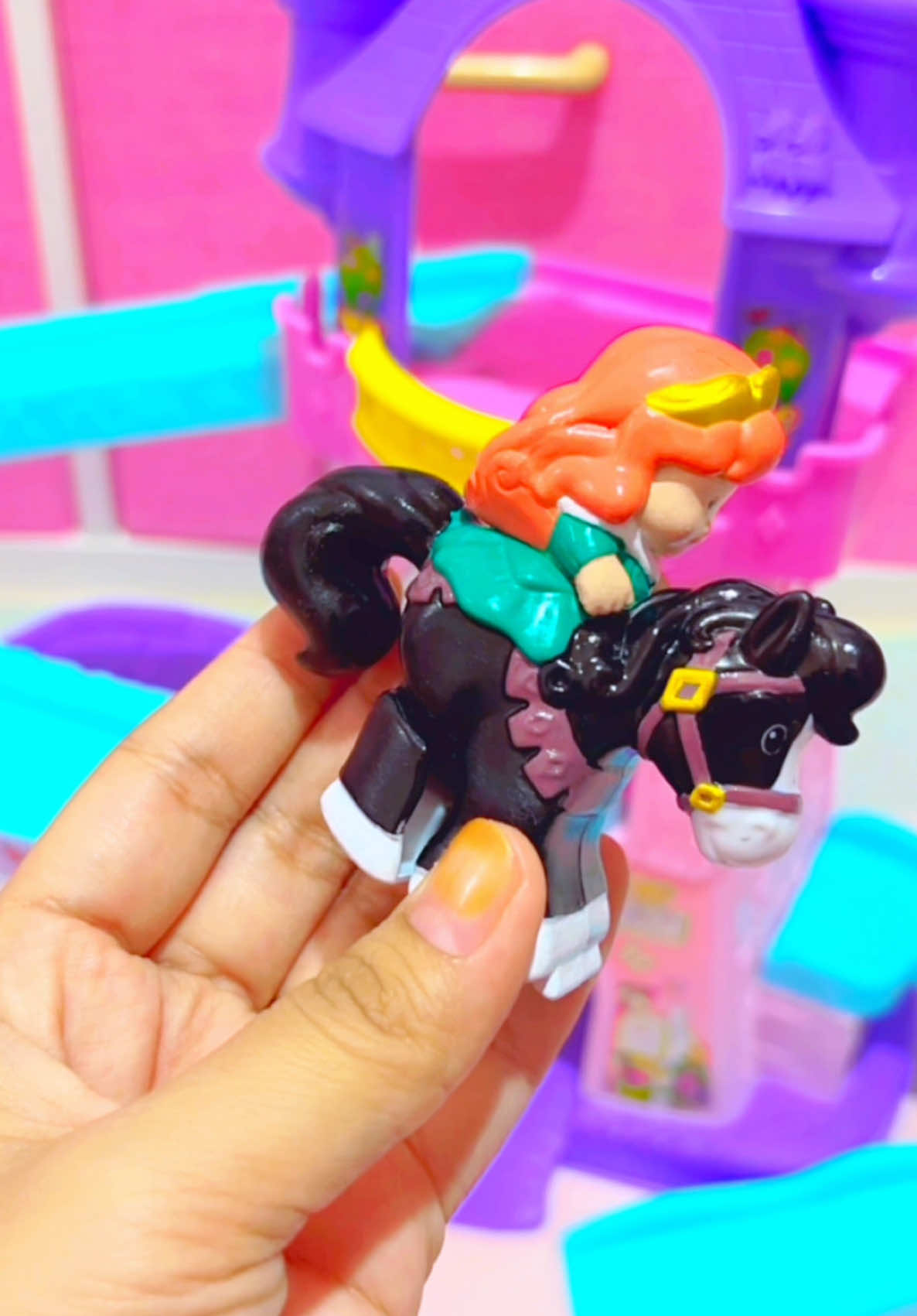 Turned my defected Aurora into Merida with a little DIY magic 🪄👑 #fisherprice #littlepeople #klipklop #diymom #cutetoys 