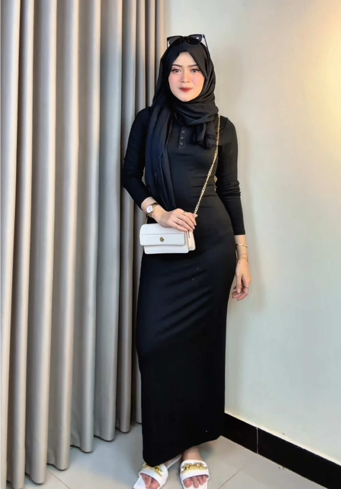 @joybasicofficialstore emang gapernah gagal koleksinya😗💗  #longdress #joybasic #dresshitam 