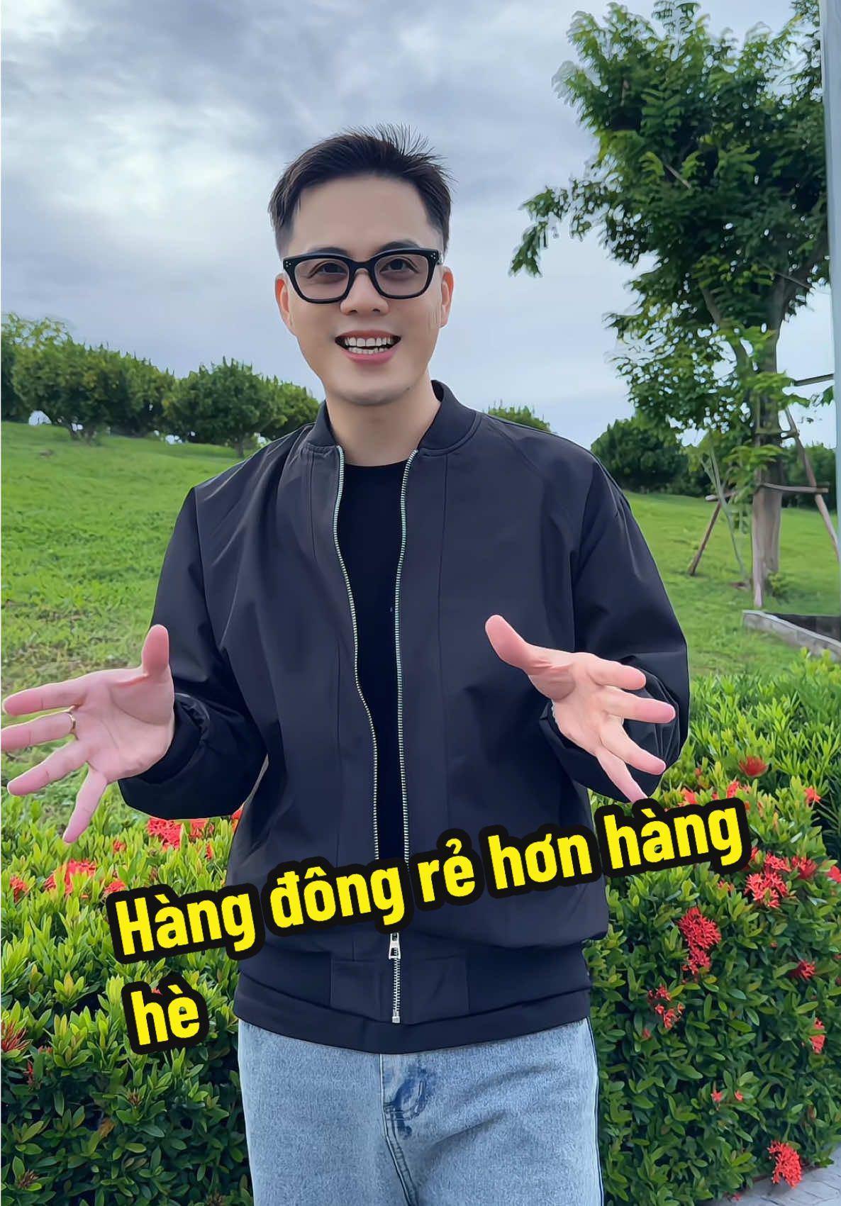 Phần 696: 🔥 Áo khoác bomber nam siêu hot – chống nắng, chống nước, cản gió cực đỉnh! 🎯 Mặc đẹp – giá lại chỉ 119K, Freeship tận nơi 🚚 Form chuẩn, nhiều màu basic dễ phối 👕 👉 Deal hot còn vài giờ: #julido #chientopolochat #OutfitNam #bomber #reviewaokhoac 