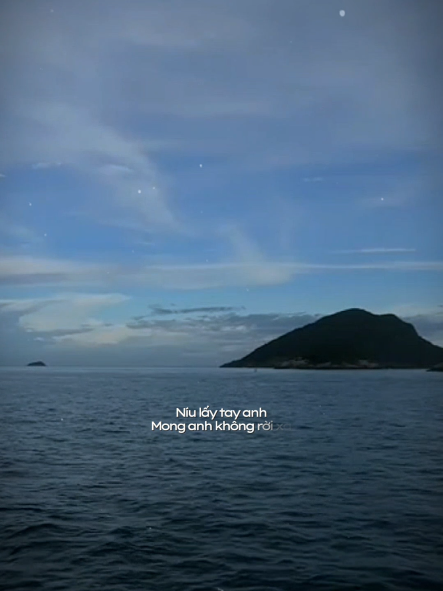 Níu lấy tay anh mong anh không rời xa... #nhacnaysuy #tramnhacbun #tramkygui0525 #tramsuy25 #tramnhaccover 