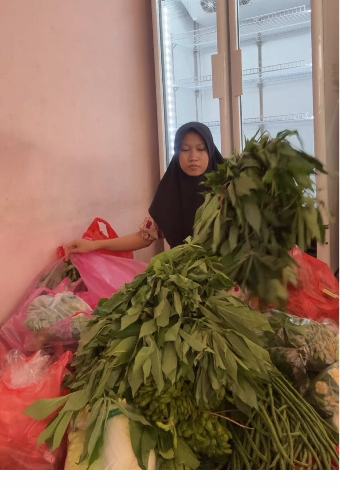 Temenin mami mba erna isi kulkas yuk @ernaa 