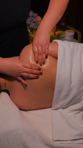 •	Mẹ bầu biết không? Massage đúng cách giúp giảm đau lưng, ngủ ngon hơn và giúp bé phát triển khỏe mạnh 🌸 	Không chỉ là thư giãn, massage bầu còn là cách kết nối yêu thương giữa mẹ và con 💝  #dạymassagechuyênnghiệp #CôHạnhdạymassage #EstellaSpaVibes #kobidomassage #GuashaMassage @Estella Wellness & Spa 