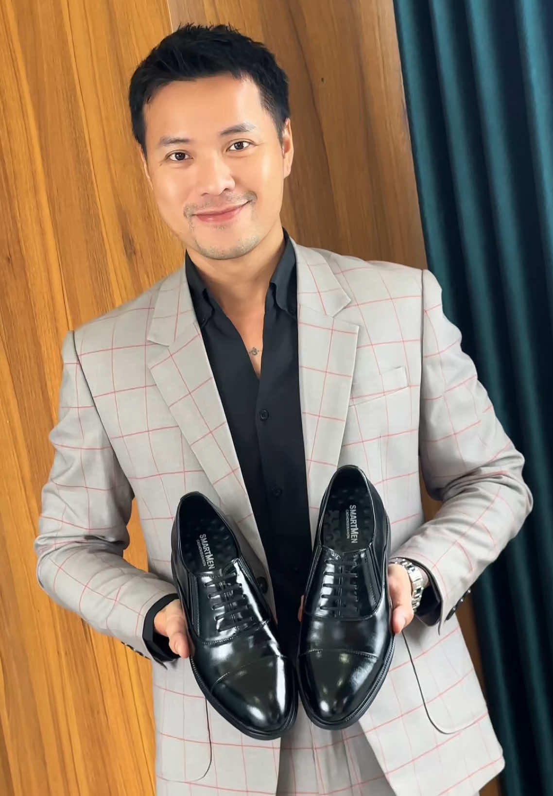 Một em giày tây da bò siêu nhẹ kết hợp oxford và loafer #uncleken #smartmen #giaytaynam #giaytangchieucaonam #giaytaynamcongso 