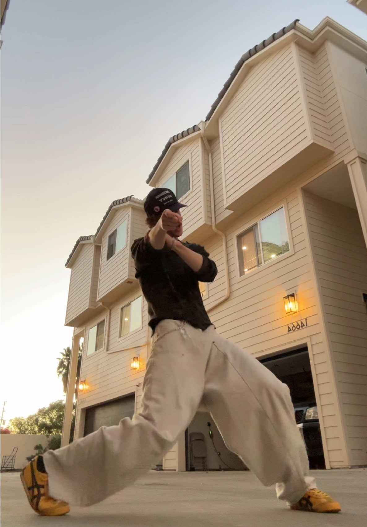 tiktok dances are so back 😏 (dc me) #fyp #dance #losangeles 