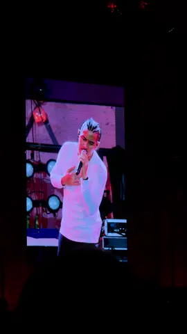 เปลี่ยนได้ไหมขอเป็นคนที่โดนทอดทิ้ง 🎶 #Bankpreeti #แบงค์แคลช #สุพรรณติวัล4 #ฟีดดดシ #คอนเสิร์ต 