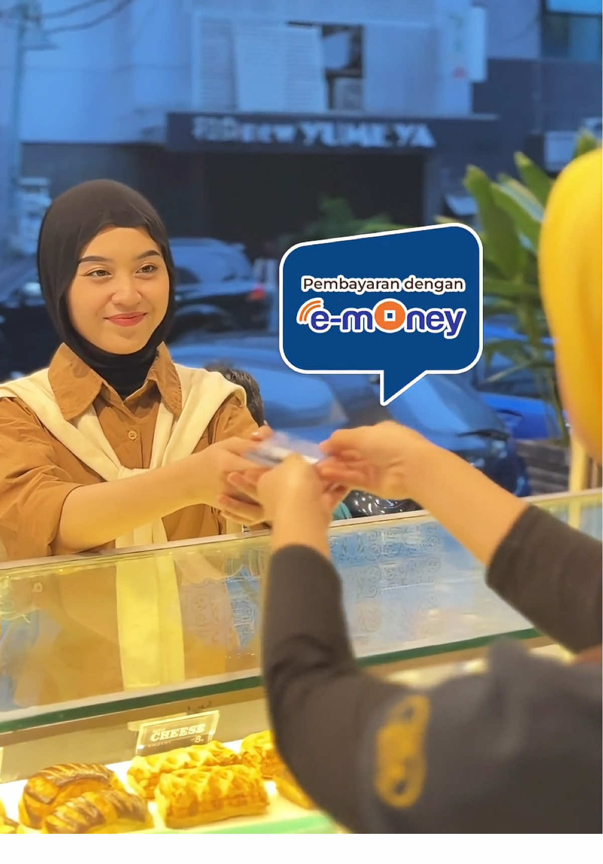 Roti'O Lovers naik KRL, MRT, LRT, atau TransJakarta tiap hari? Ada good news buat kamu, pejuang transportasi umum!😋 Sekarang Roti'O siap temenin perjalanan kamu dengan Roti’O + Kopi’O Brown Sugar cuma Rp25.000 🍞☕ Cukup bayar pakai kartu e-Money aja lohh!💳 Periode: 10-23 November 2025 📌Pembayaran menggunakan e-Money 📌Kuota terbatas: 27 kuota/outlet/hari 📌Tidak berlaku kelipatan dan tidak dapat digabung dengan promo lainnya 📌Berlaku di 75 Outlet (Cek daftar outlet di highlights Instagram kami bagian PROMO ya, Roti'O Lovers!) Tasty Until The Last Bite More than 800 outlets all over Indonesia ☎️ Call Center +62 813-1899-9227 #RotiO #Emoney #promomakan1111 #promomakanharian #promomakangajian 