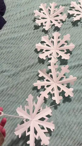 paper snowflake garland, this will do for now :) tutorial on my page ❄️ #papersnowflake #christmascrafts #christmasdecor #garland #fyp 