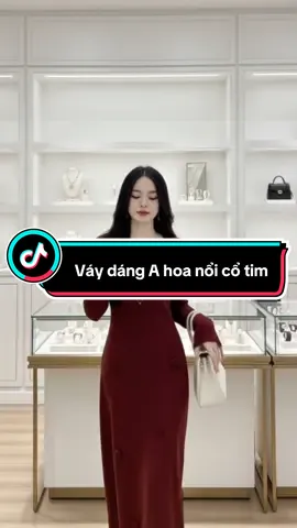 Váy len cổ tim dáng dài mềm mại, điểm hoa nổi tinh tế. Dễ mặc, tôn dáng nhẹ nhàng cho những buổi hẹn café hay dạo phố 🍂✨ #vaylen #damdangdai #thoitrangnu #outfitxinh #depnhenhe