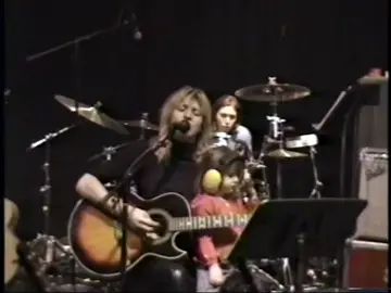 #courtneylove playing Asking for it holding #francisbeancobain | #holeband #livethroughthis 