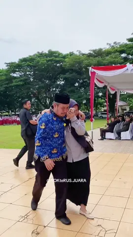 Berkah untuk 4 orang peserta Upacara Peringatan Hari Pahlawan Nasional Tahun 2025. Berhasil menyebutkan 10 nama Pahlawan Nasional, Walikota Lubuklinggau, H.Rachmat Hidayat,M.I.Kom/Yoppy Karim, memberikan reward berupa Umroh gratis. Penghargaan spontan ini diberikan untuk mengenang jasa para Pahlawan yang telah berjuang demi Kemerdekaan Bangsa Indonesia. @Yoppy1983 @H.RUSTAM EFFENDI 