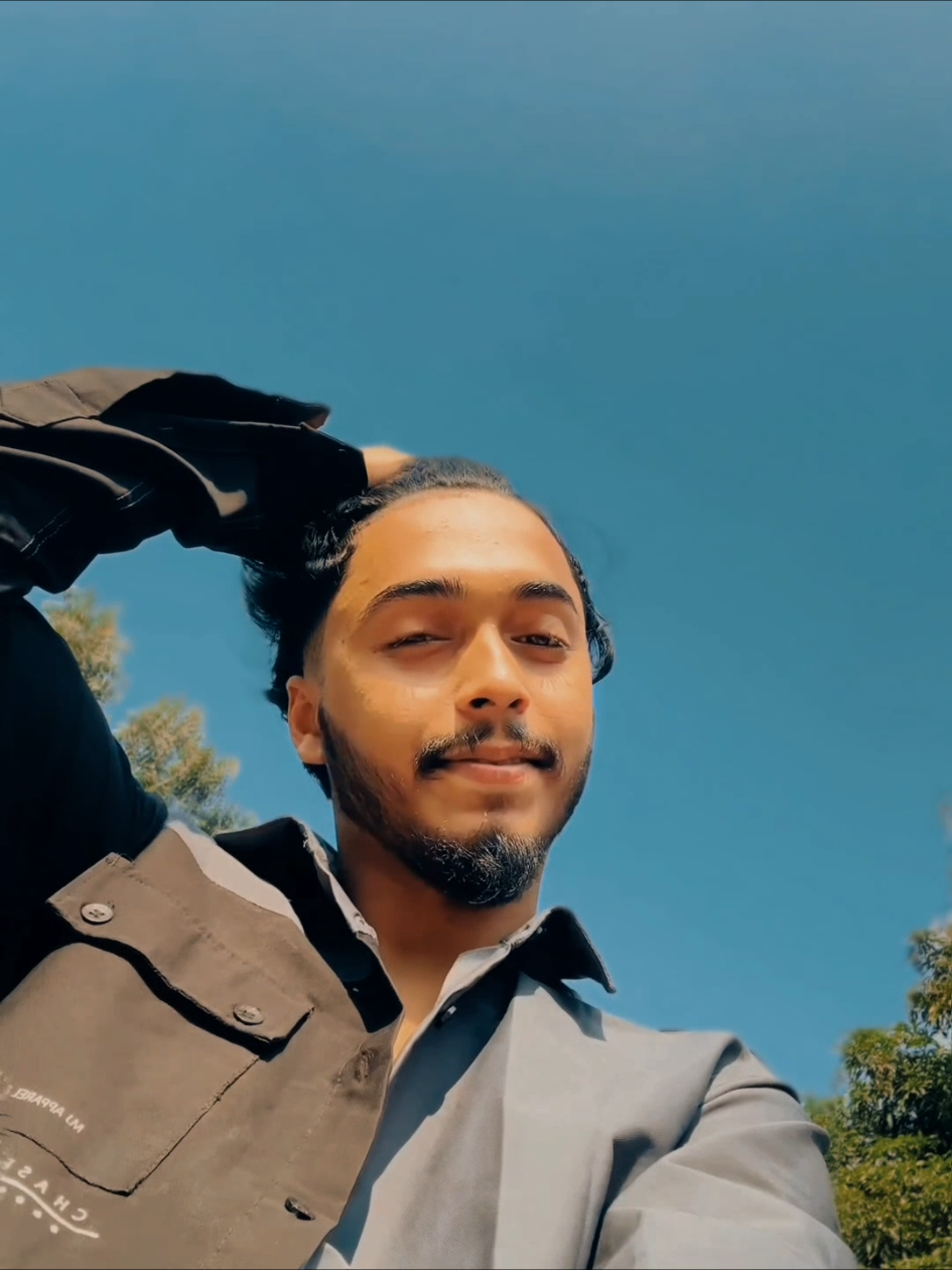 মানুষ হেরে যায় না,একটা সময় এসে সব মেনে নেয়,আর থেমে যায়..!! 😅 . . #©nomu 