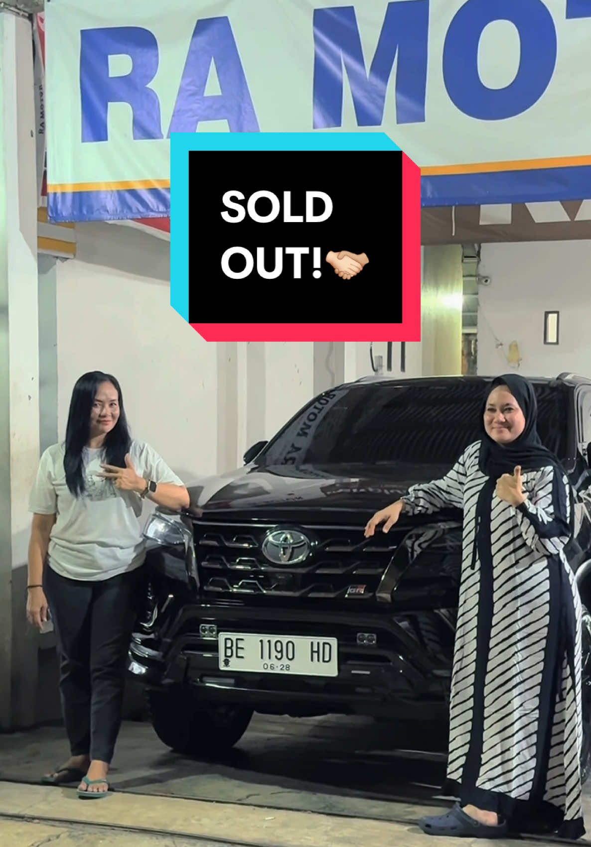 alhamdulillah sold out! 🫱🏻‍🫲🏼 Fortuner GR Sport 2.8 A/T 2023 info & pemasaran: wa.me/+6282183245046 #toyota #fortuner #1gd #ramotor #fyp 