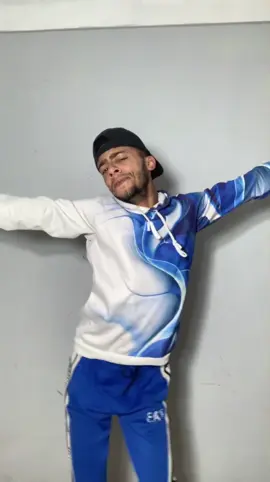 دينا مش بتعرف ترقص وعمله مدرسه😂