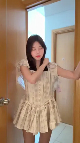 Dành cho các nàng thích váy ngắn #sassysis_br 