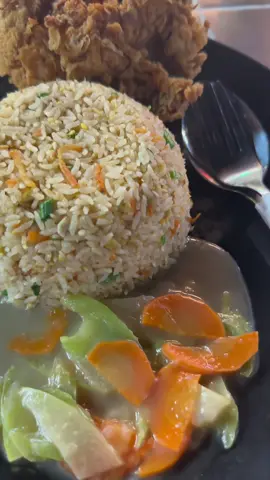 বাহিরের খাবার খেতে অনেক ভালো লাগে 