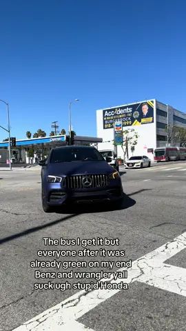 ALL THE TIME THIS EXACT LIGHt. This time  I am crossing I said let’s record and see. All greedy #losangeles #fyp #shermanoaks #vannuys 