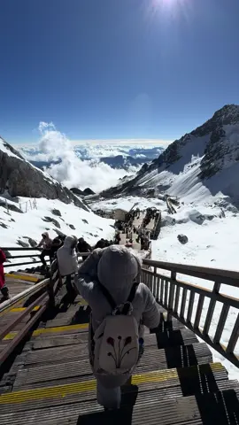 Jade dragon snow mountain / Yulong mountain, best place ever this yearrr 🤍  (9/11/2025) With @NZ Malaya #jdsm #jadedragonsnowmountain #lijiang #yunan 