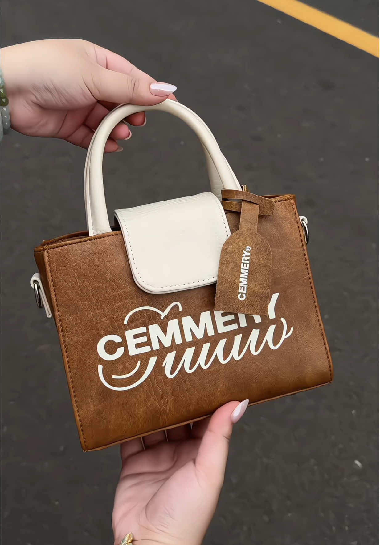 Flap mini quá là xinh @CEMMERY #ngohongdiary #viral #tuixach #cemmery #cemmeryflapminibag 