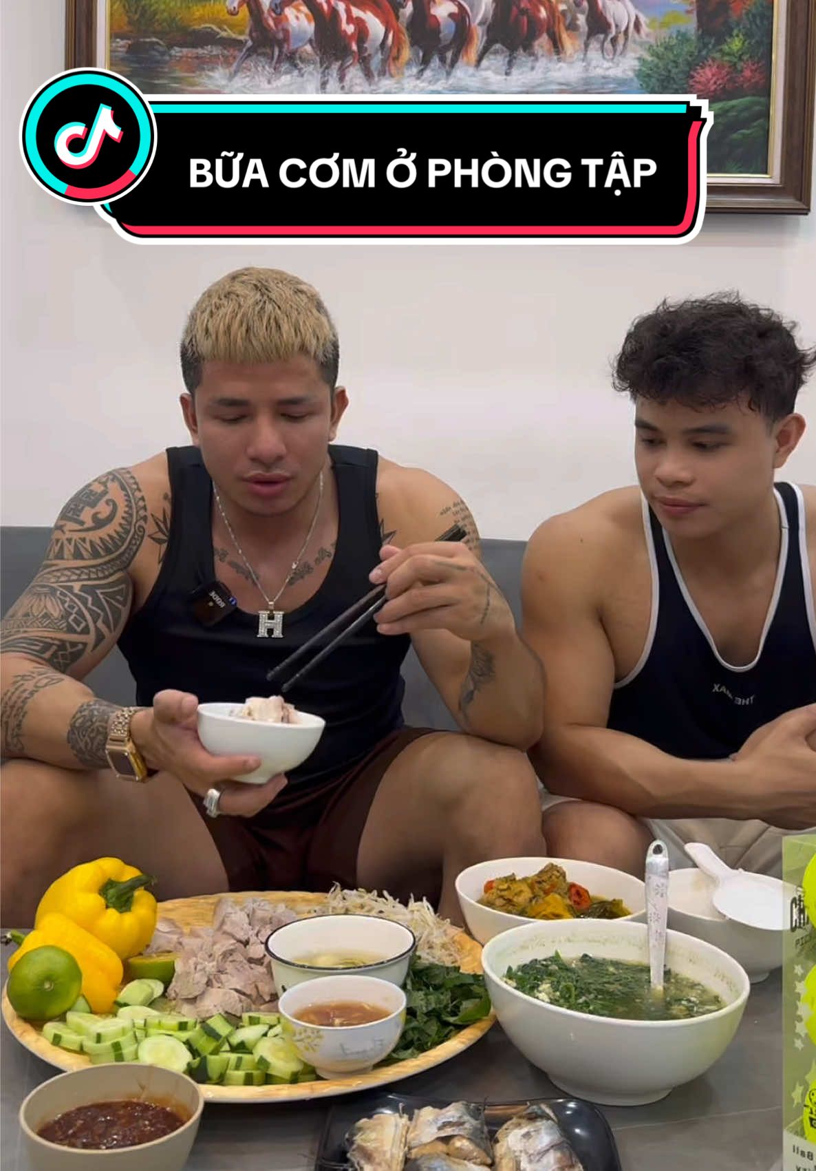 Đầu tuần nấu ăn cho anh Hội Gym, đầu bếp có body đẹp nhất VN.#hoigym #ongzu #chanlong #mukbang #gym 