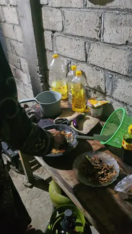 MASAK UNTUK SANTRI. AKU ADALAH KULI UNTUK ANAK-ANAKKU.