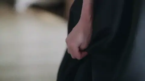 Khun Queen would literally burn the world just for Babe.#dangerousqueentheseries#thaigl#wlw #snurentertainment#fyppppppppppppppppp 